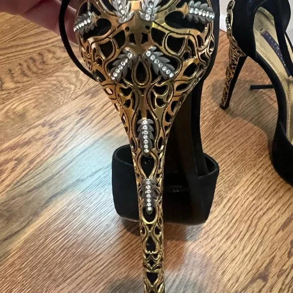 Ralph Lauren Black and Gold Heels with Intricate Design - Picture 2 of 7